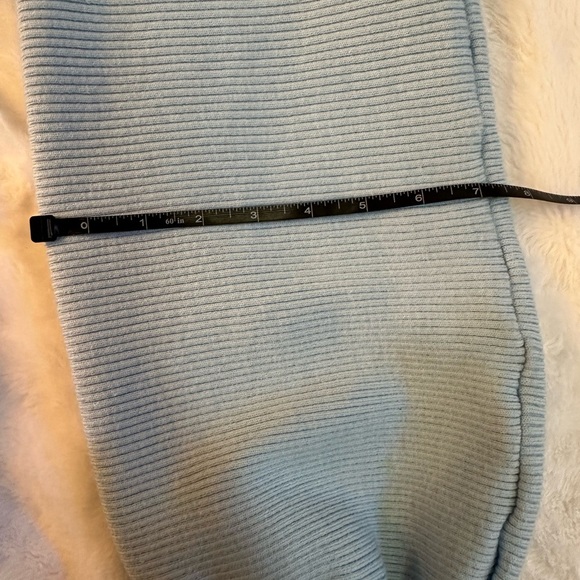 Light Blue V-Neck Sweater Dress with oversized Sleeves size large - Picture 13 of 14